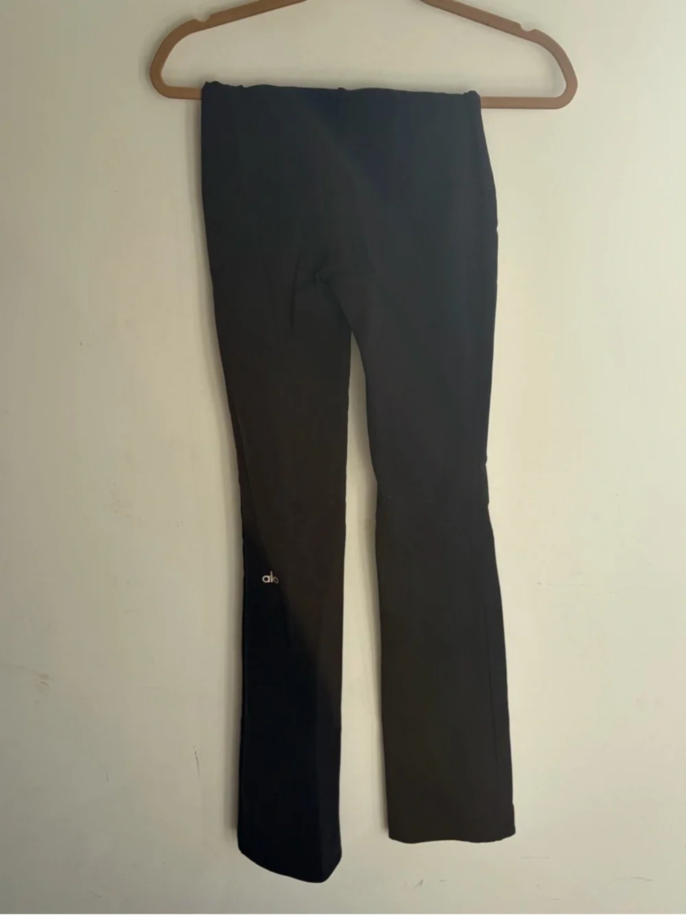 ALO Yoga Airbrush High-waist Flutter Legging Black Split Hem Size‎ XXS
